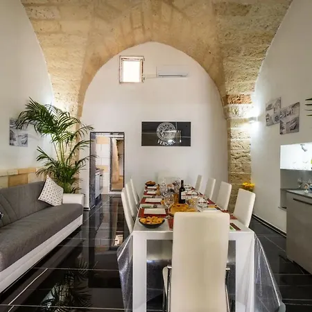 Charme Palace Salento Wifi, Ac, Jacuzzi Apartment